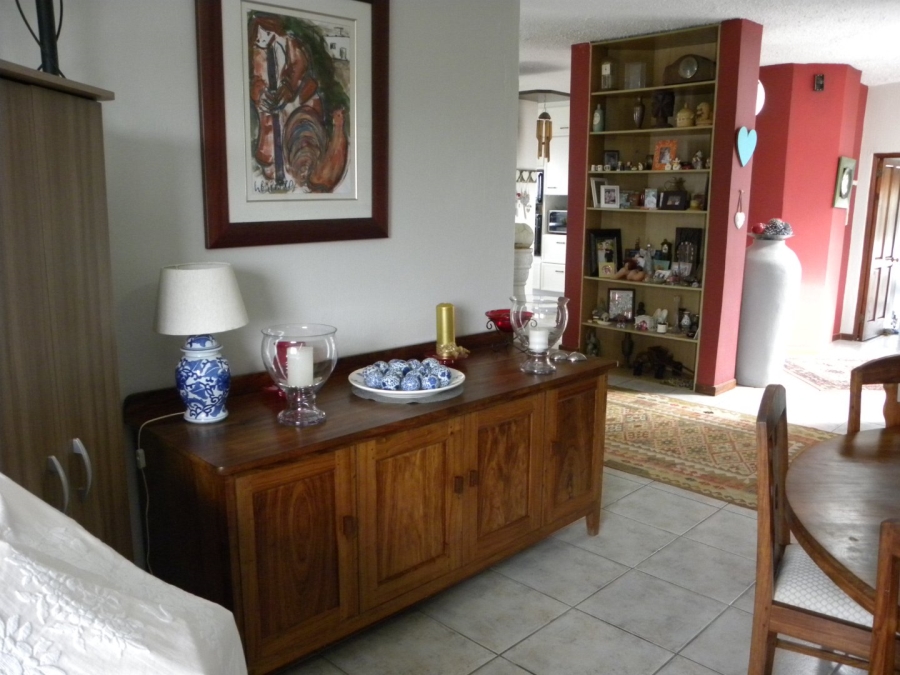 5 Bedroom Property for Sale in Wavecrest Eastern Cape